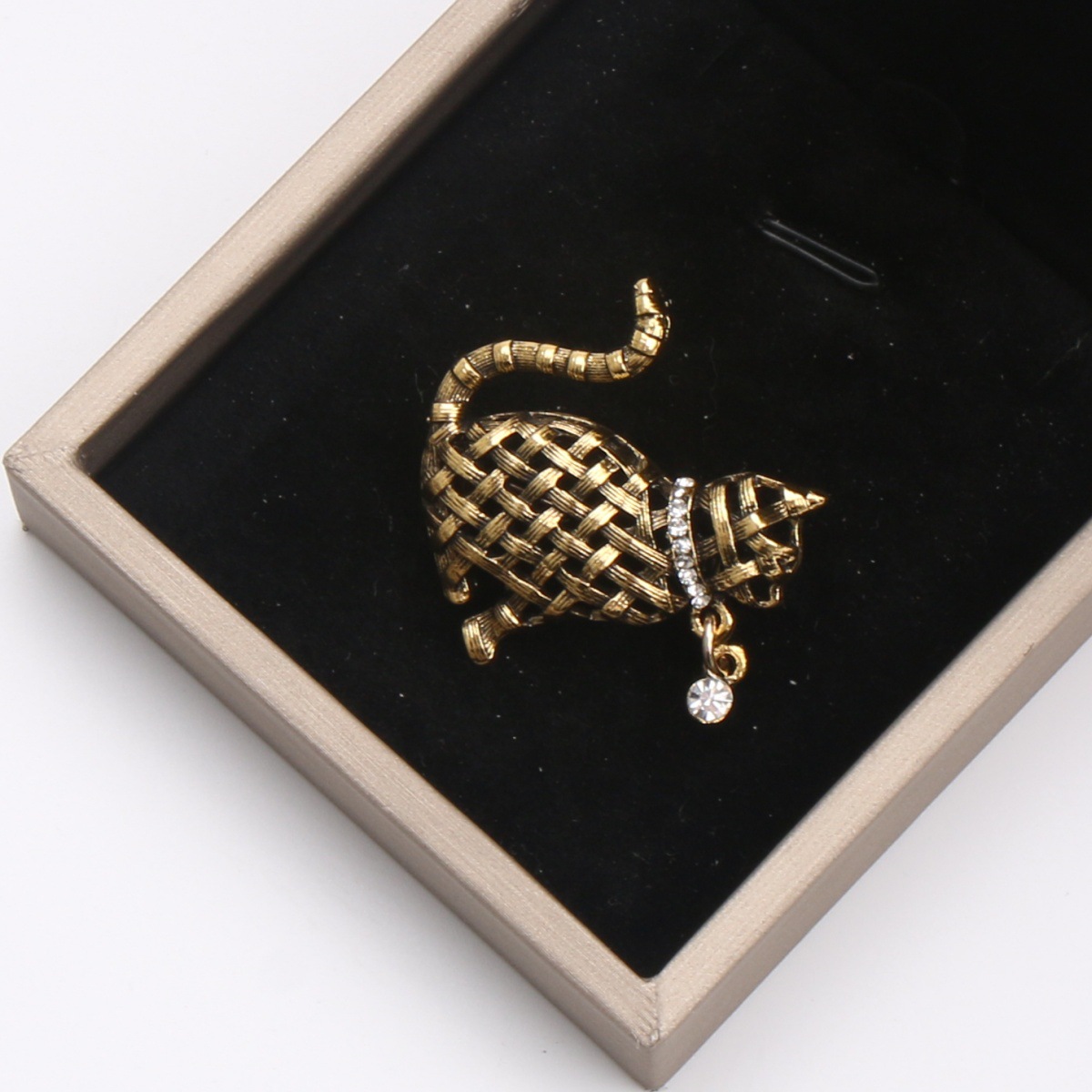 مجموعة دبابيس القطط المزخرفة ا - مراجعة Collectible Vintage Brooches وسعره
