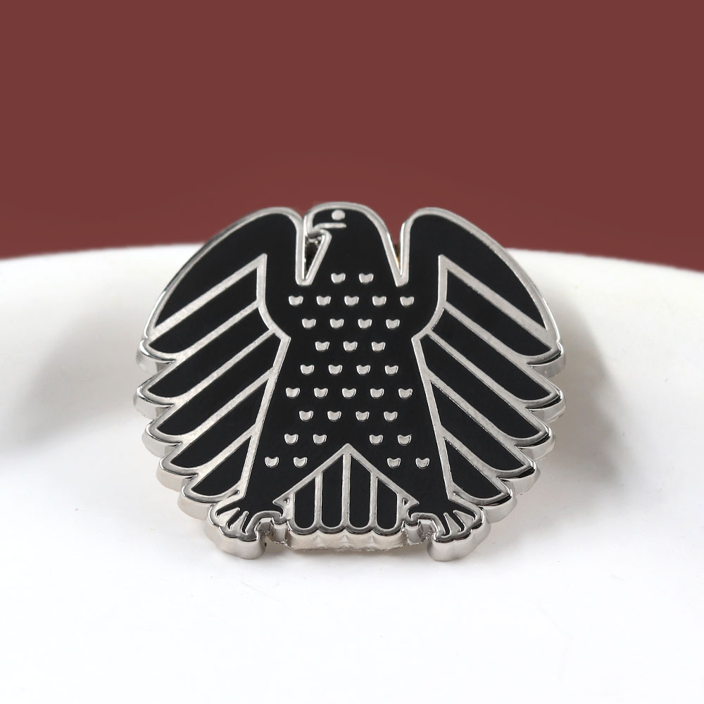 دبوس طية صدر معدني بتصميم بلاك - مراجعة Collectible Vintage Brooches وسعره