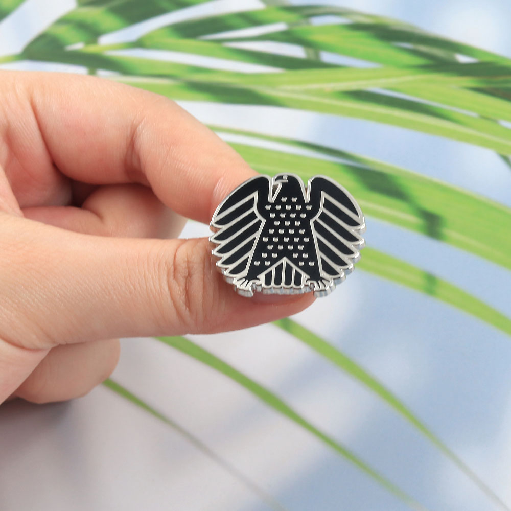 دبوس طية صدر معدني بتصميم بلاك - مراجعة Collectible Vintage Brooches وسعره